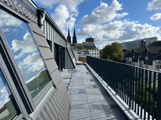 DOMBLICK Penthouse – Neubau – in ruhiger Citylage mit Blick ins Grüne!